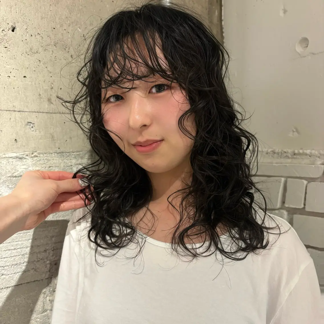 ミディアム パーマ ミディアムレイヤー ミディアムパーマ レイヤーカット カット パーマ Yui⭐️ 透明感カラー🫧のヘアスタイル