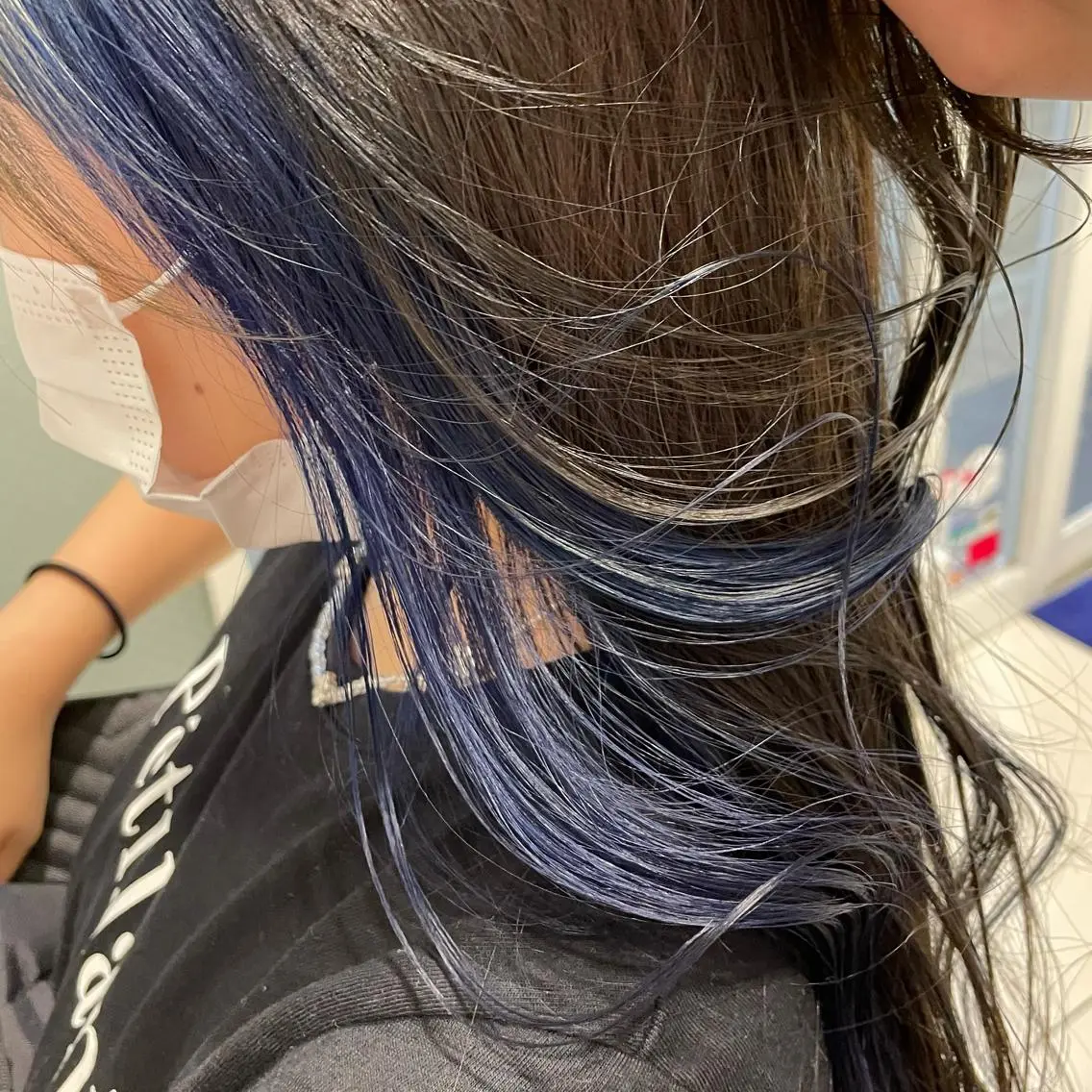 ロング カラー ヘアアレンジ イヤリングカラー ブリーチなしダブル ブリーチカラー優海のヘアスタイル
