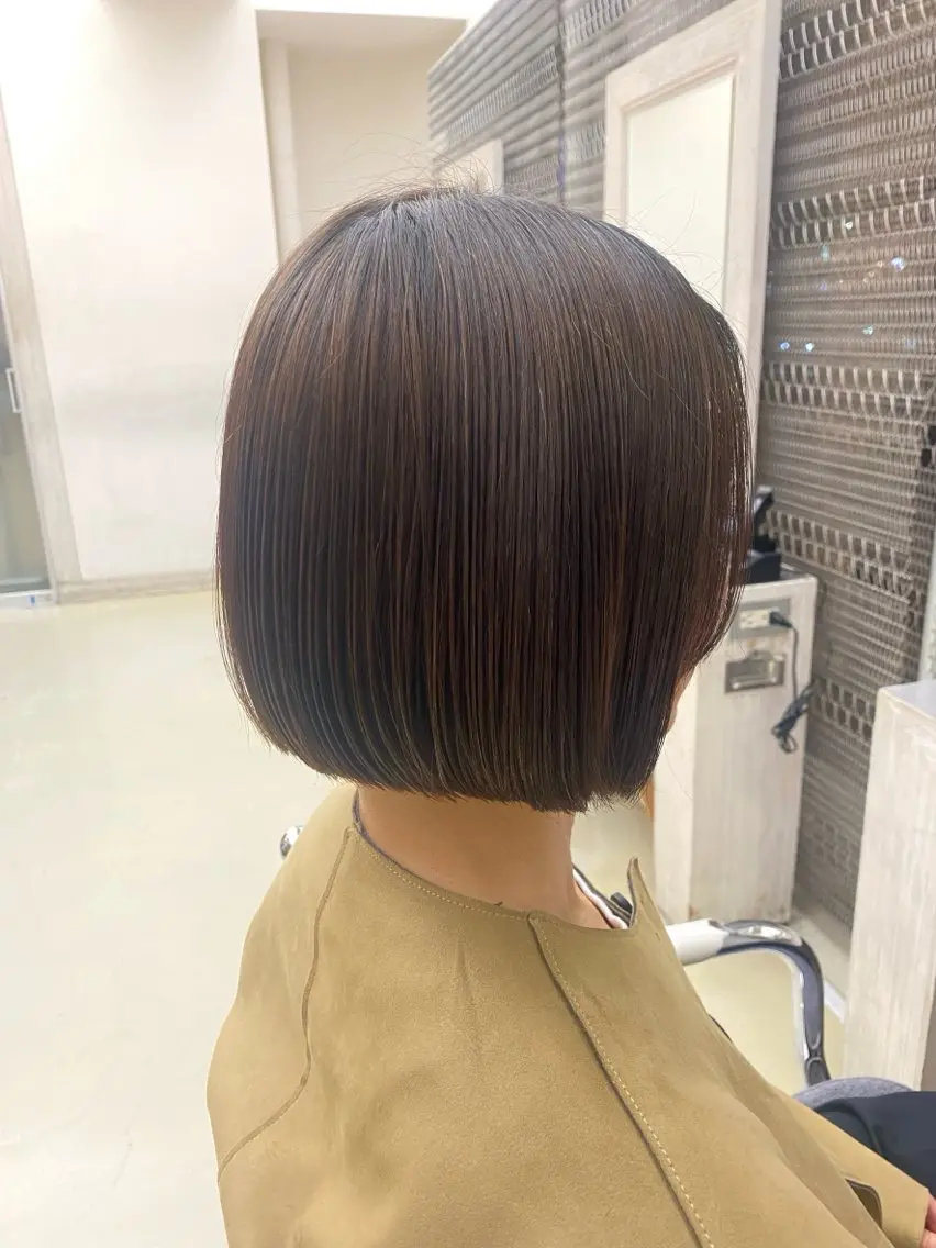 ショート ヘアカラー 小林 栞菜のヘアスタイル