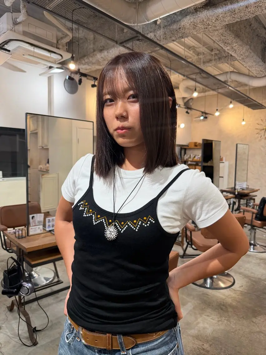ミディアム 平野 莉瑚のヘアスタイル