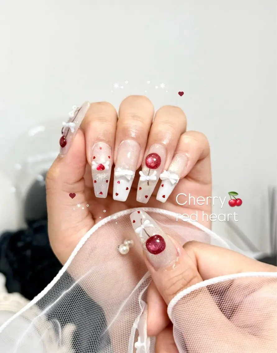 ネイル フレンチネイル ガーリー ハート リボン ハンドネイル Blanche Ayaのネイルデザイン