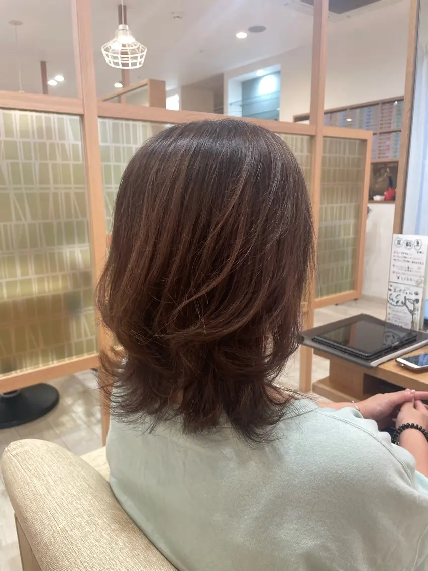 ミディアム くびれヘア ヨシンモリ 韓国風ヘア être 加藤 悠花のヘアスタイル