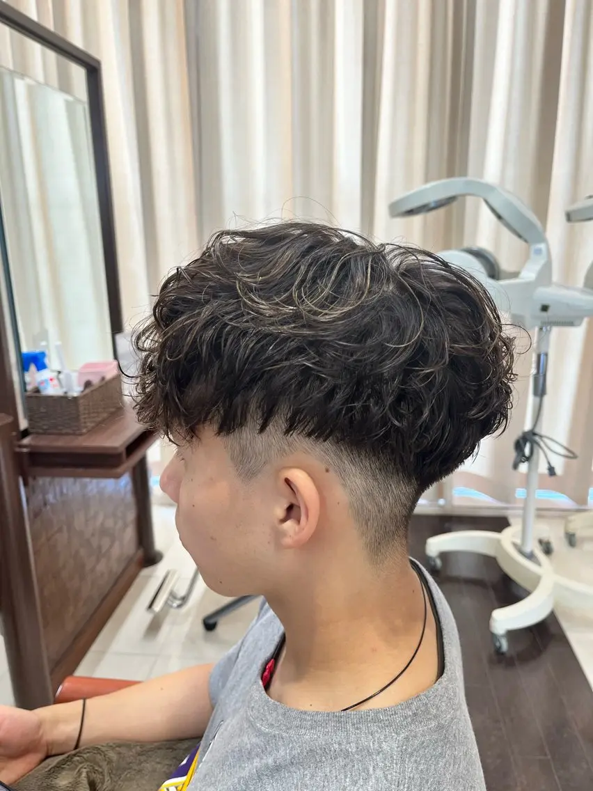 ショート パーマ メンズ マッシュ スペインカール 刈り上げ 🧊メンズ特化🧊 高木航希のヘアスタイル
