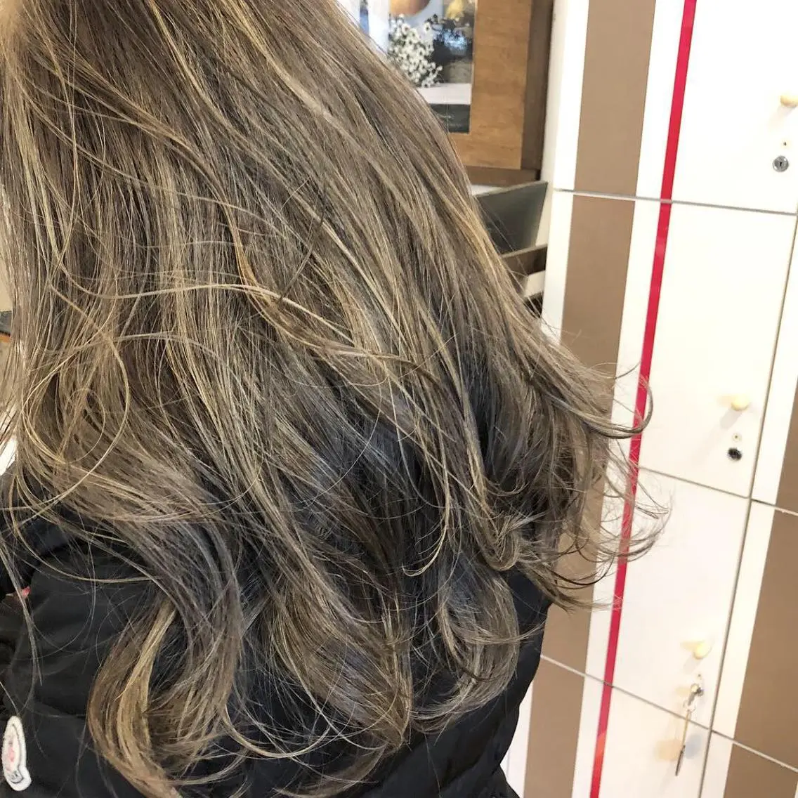 セミロング カラー ハイライトカラー ハイライト ヘアカラー トリートメント ヘアセット 艶髪育成サロン 京橋　shinのヘアスタイル