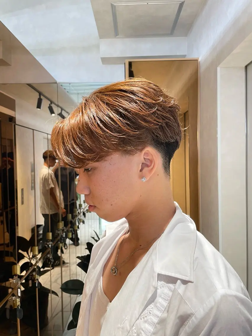 カラー メンズ フェザーパーマ/ スペインカールのヘアスタイル