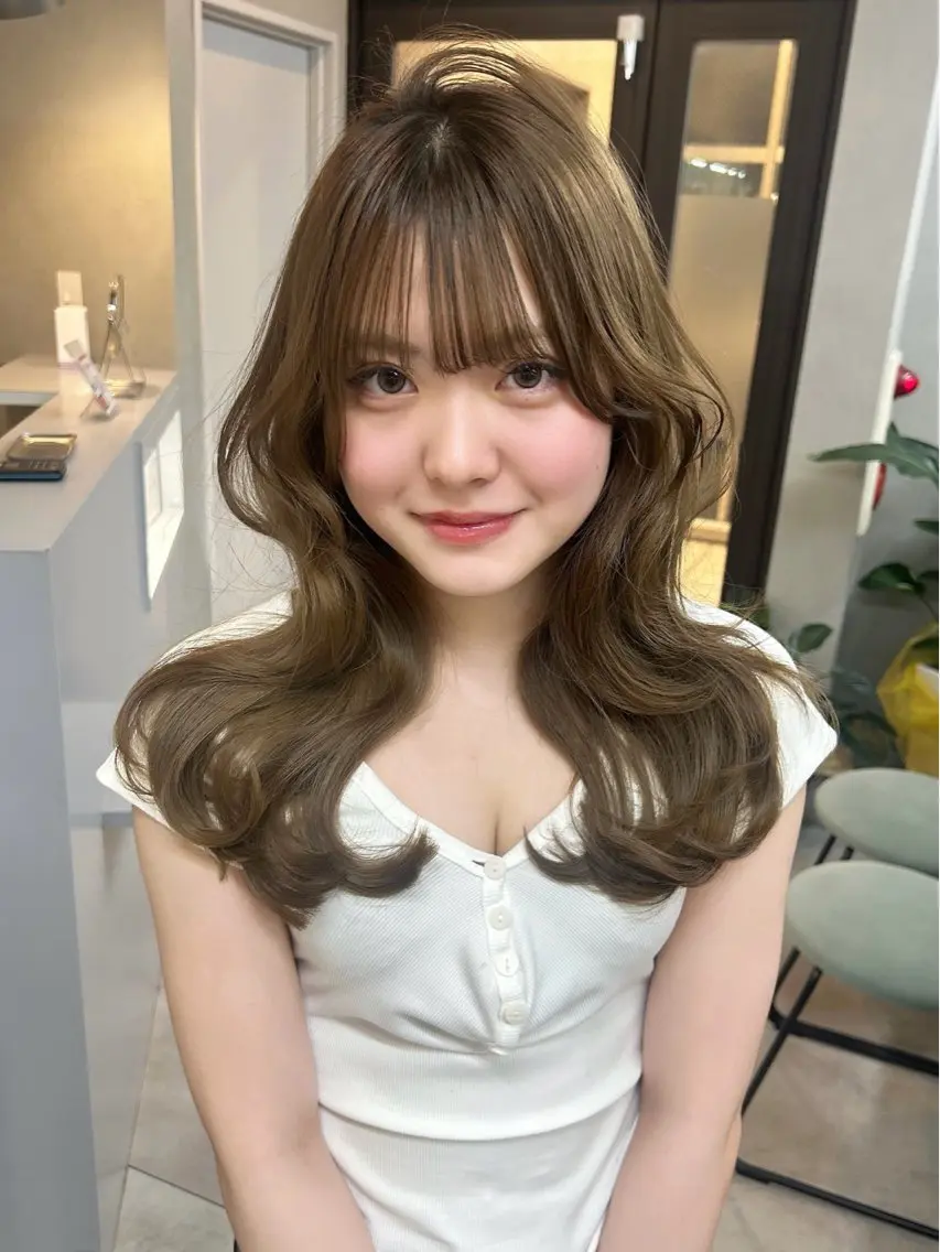 ロング moe🎀 透明感カラーのヘアスタイル