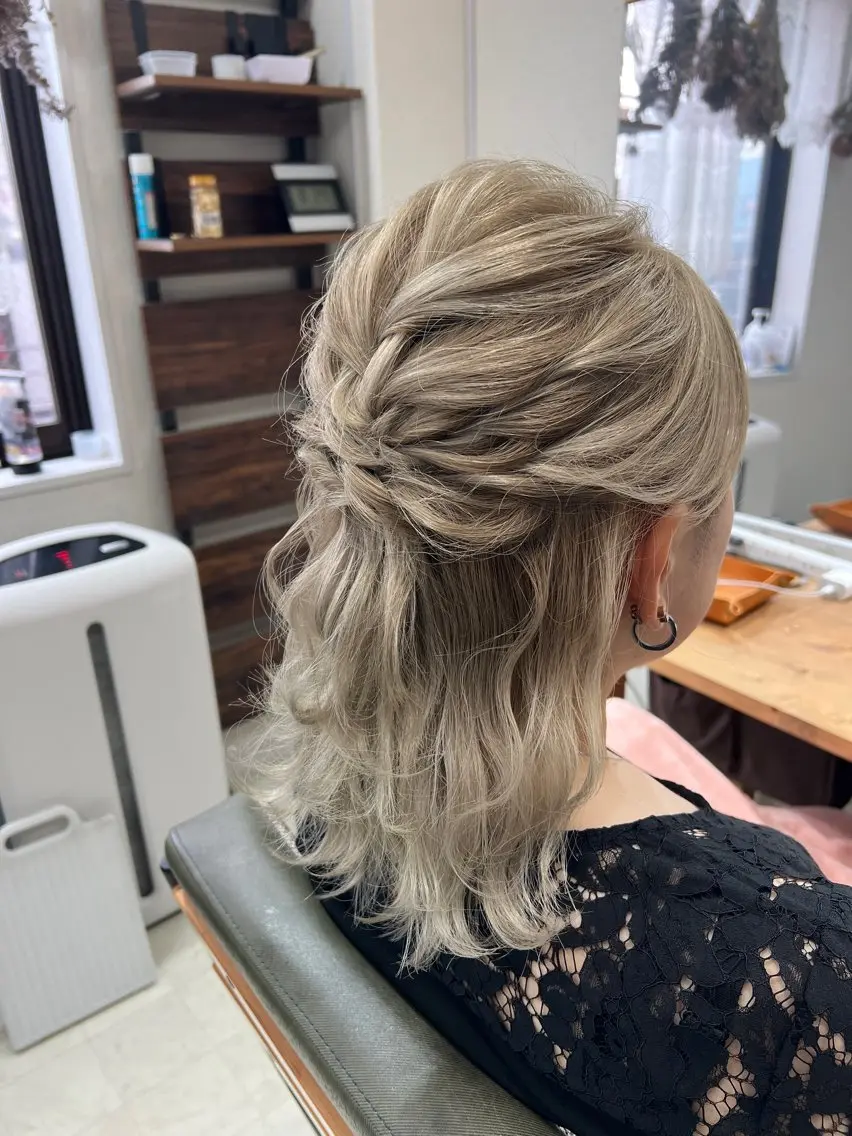 ミディアム ヘアアレンジ ハーフアップ 山室 敬義のヘアスタイル
