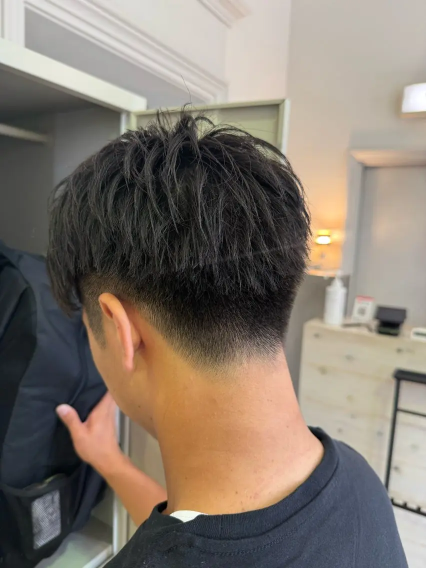 ショート メンズ 刈り上げ 溝口 槙里也のヘアスタイル