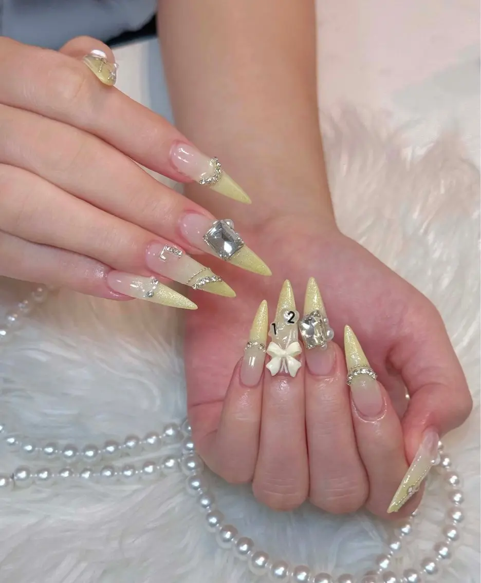 ネイル チークネイル ドット フレンチネイル グラデーション ハート ハンドネイル Julli NailStudioのネイルデザイン