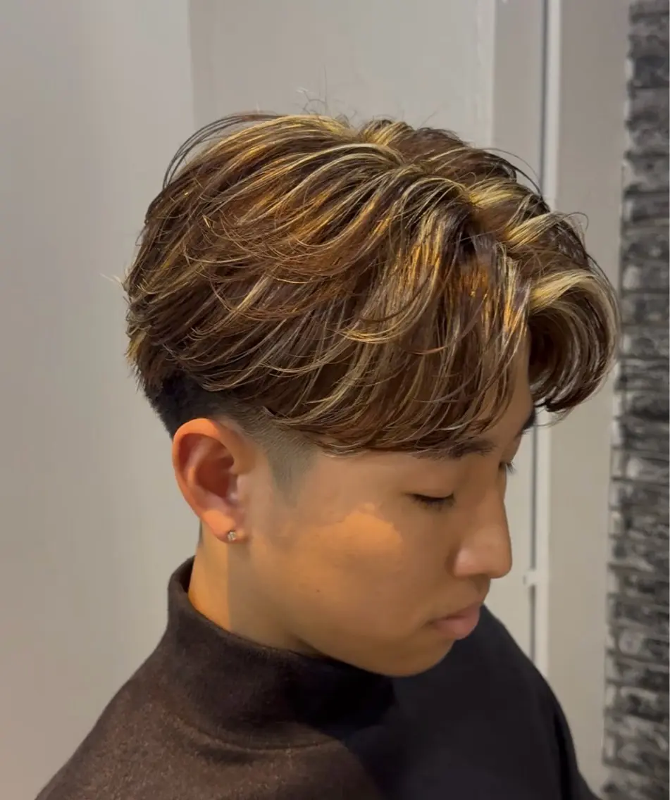 ショート カラー メンズ メンズバレイヤージュ メンズハイライト バレイヤージュ ハイライトカラー 外国人風カラー カット ヘアカラー メンズパーマ特化 川岸のヘアスタイル