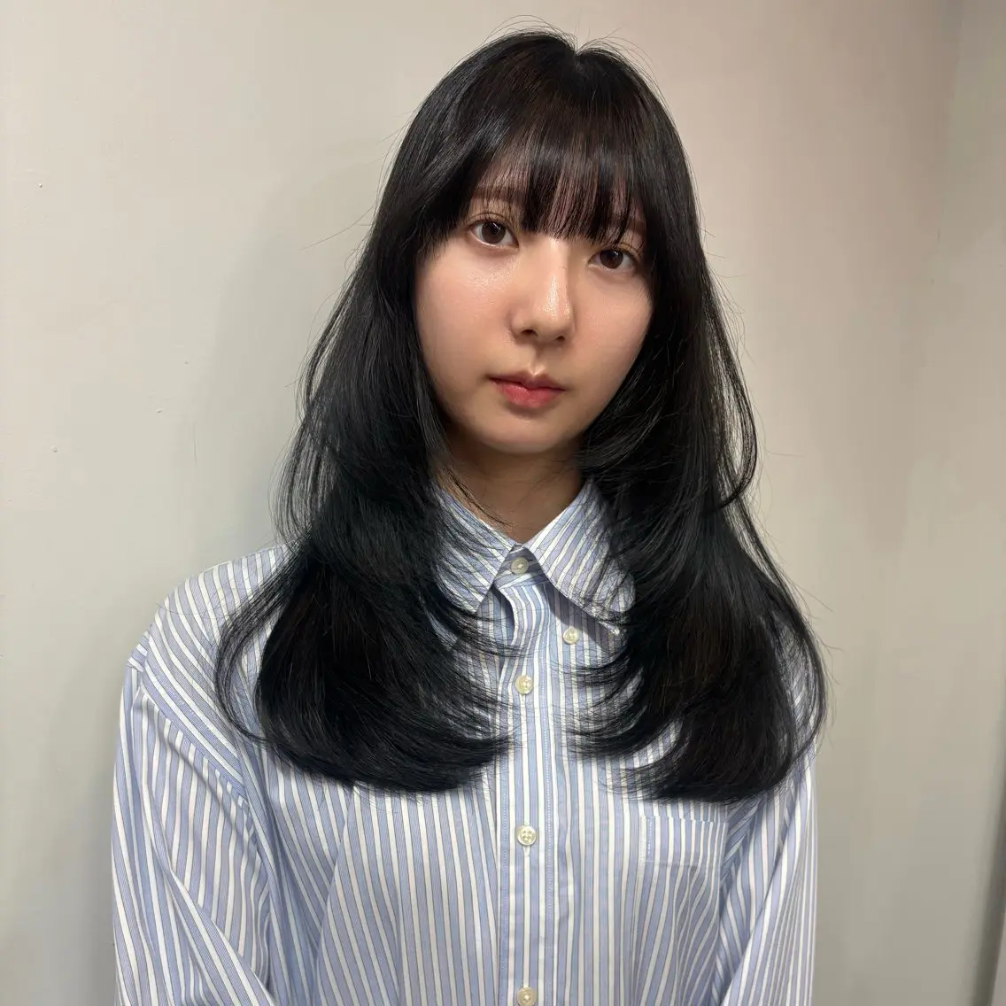 ロング カラー 黒髪 ブルーカラー ブルーブラック レイヤーカット ロング SHICUNE /ミホのヘアスタイル
