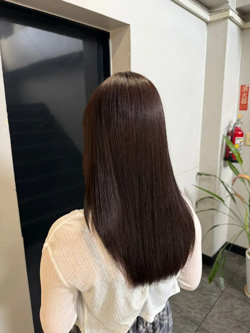 ロング パーマ 髪質改善 ストレートパーマ 黒木 千晴のヘアスタイル