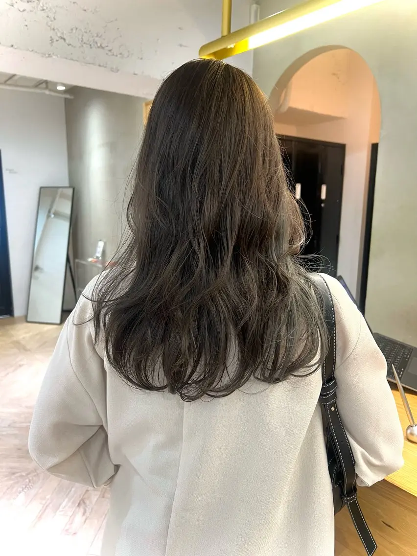 ロング 外国人風カラー レイヤーカット 似合わせレイヤー ＆縮毛矯正のヘアスタイル