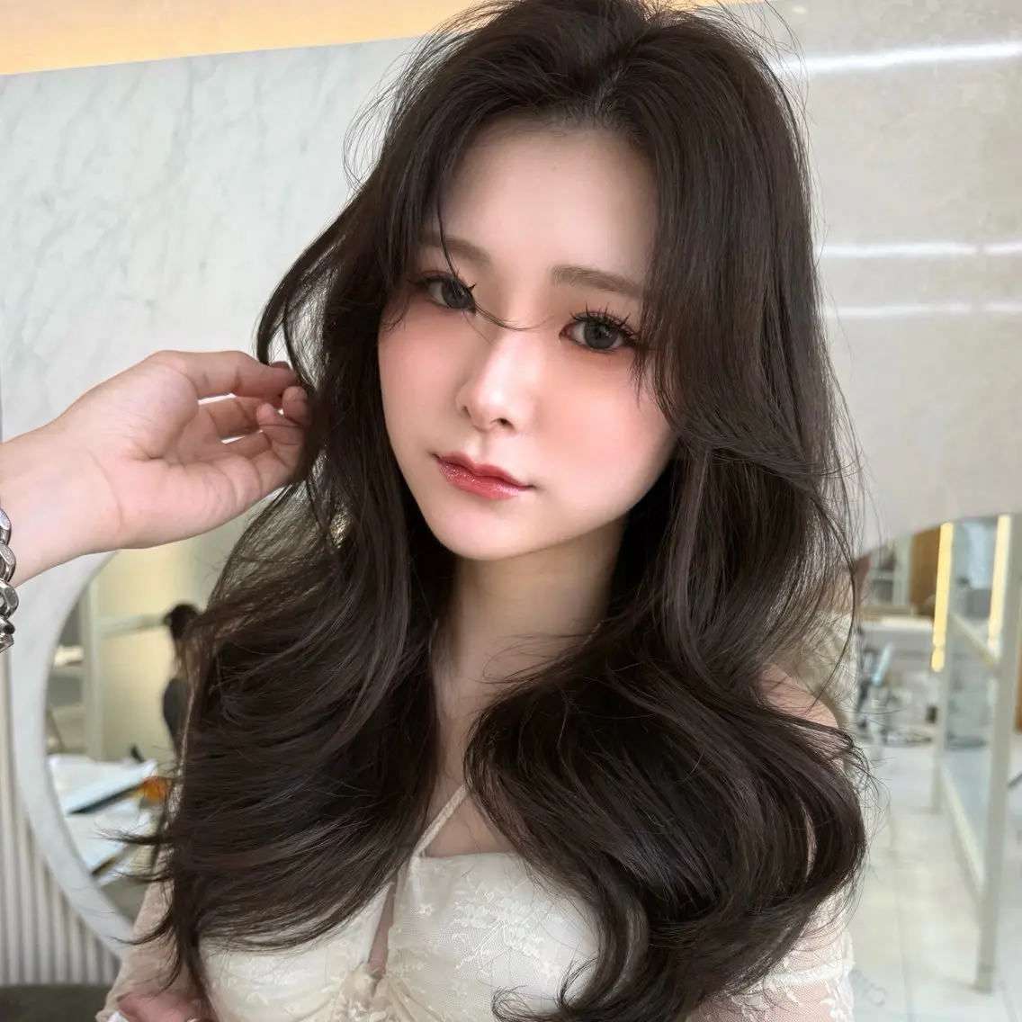 ロング カラー 似合わせレイヤー/ 透明感カラーのヘアスタイル
