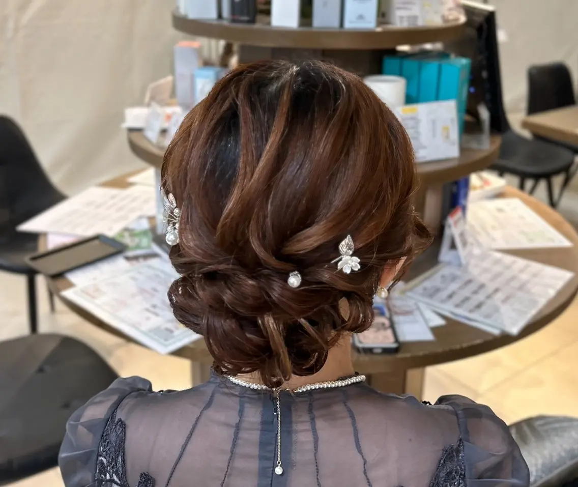 ヘアアレンジ ヘアセット 暖色カラー/アレンジ /束間まつげ🌼のヘアスタイル