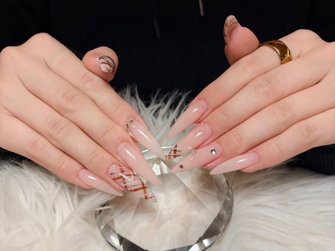 ネイル オーロラネイル 氷ネイル・うるうるネイル 韓国ネイル 水色 夏ネイル ハンドネイル キラキメ 博多nail💅のネイルデザイン