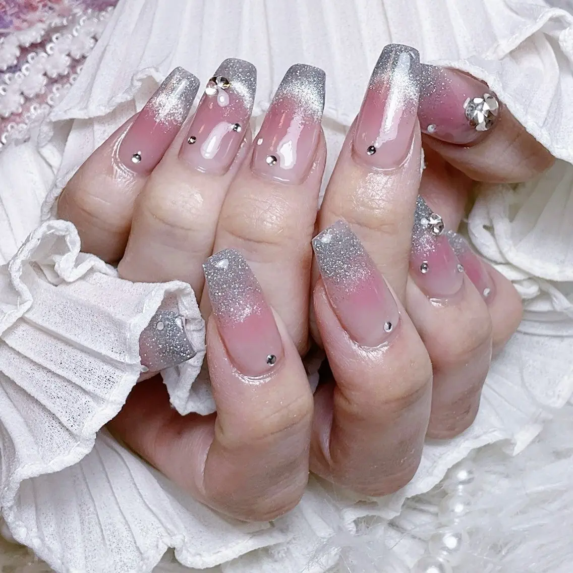 ネイル アートネイル チークネイル 長さ出し フラワーネイル フレンチネイル ハンドネイル ハンドケア NEW NAIL 池袋のネイルデザイン