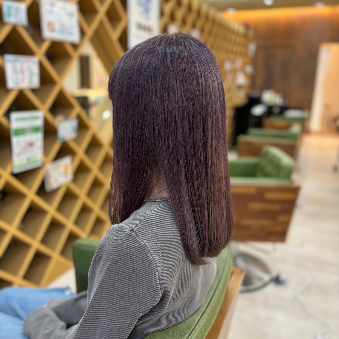 セミロング ヘアカラー 沖野 愛恵のヘアスタイル