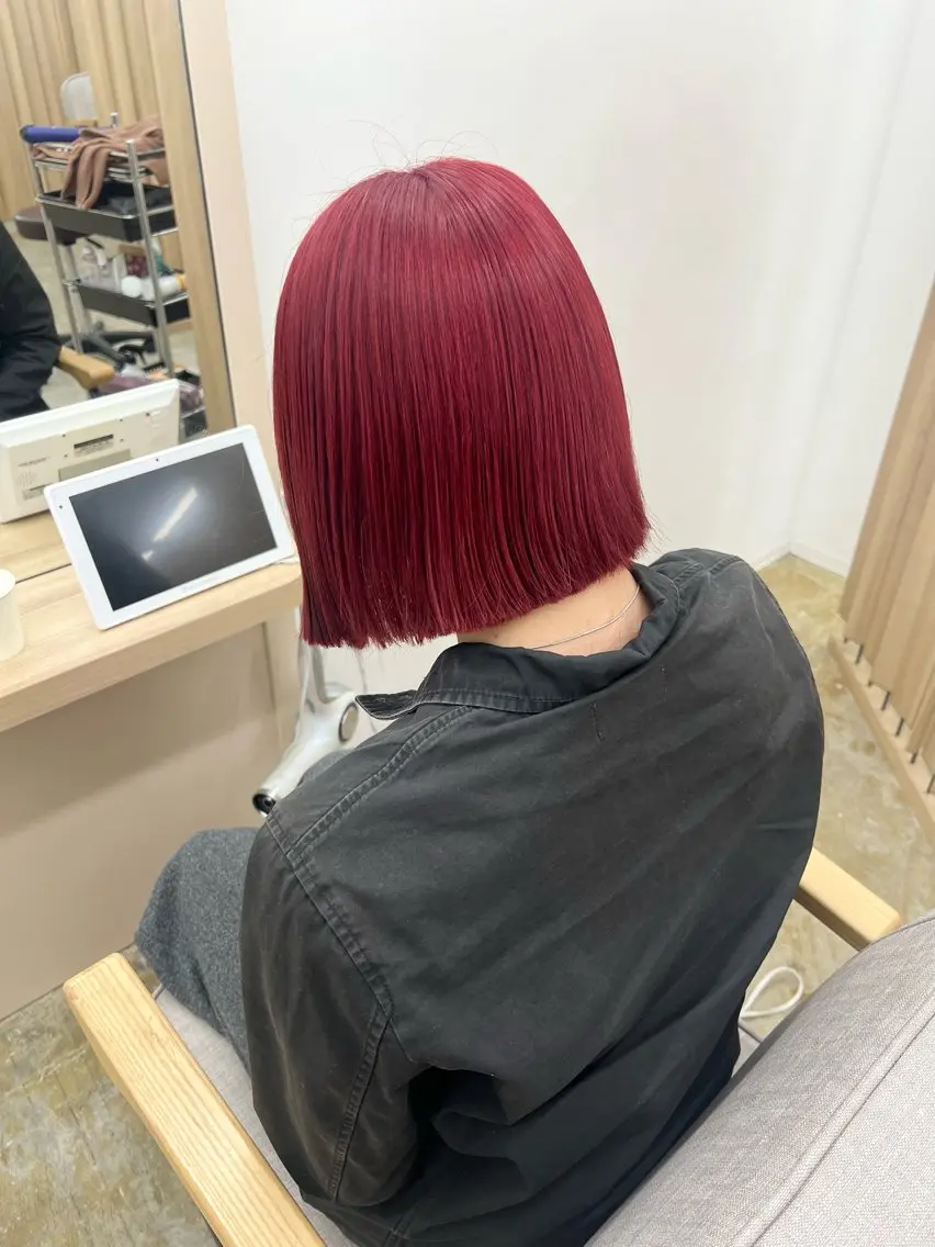 ショート カラー ベージュカラー ブリーチ ケアブリーチ デザインカラー ダブルカラー ヘアカラー アオリ/韓国風 ハイトーン/レイヤーのヘアスタイル