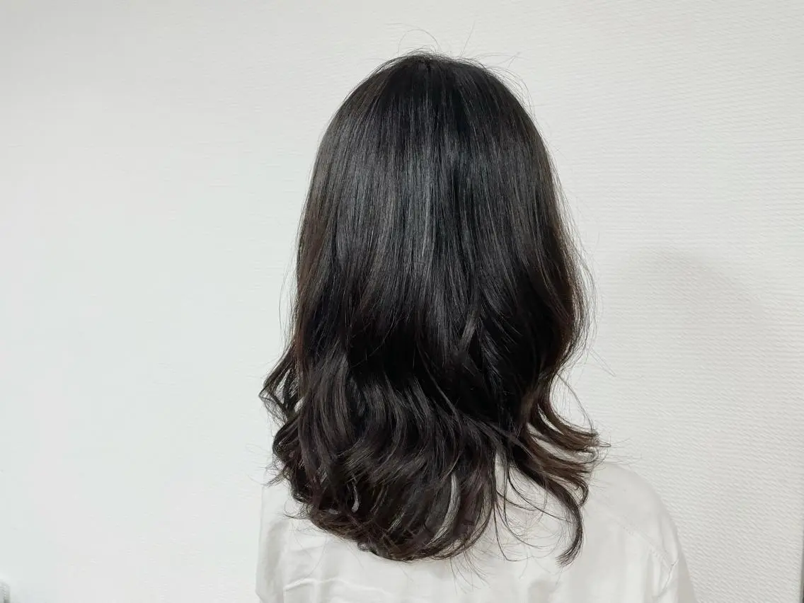 セミロング パーマ セミロングパーマ レイヤーカット QUATRO ほたかのヘアスタイル