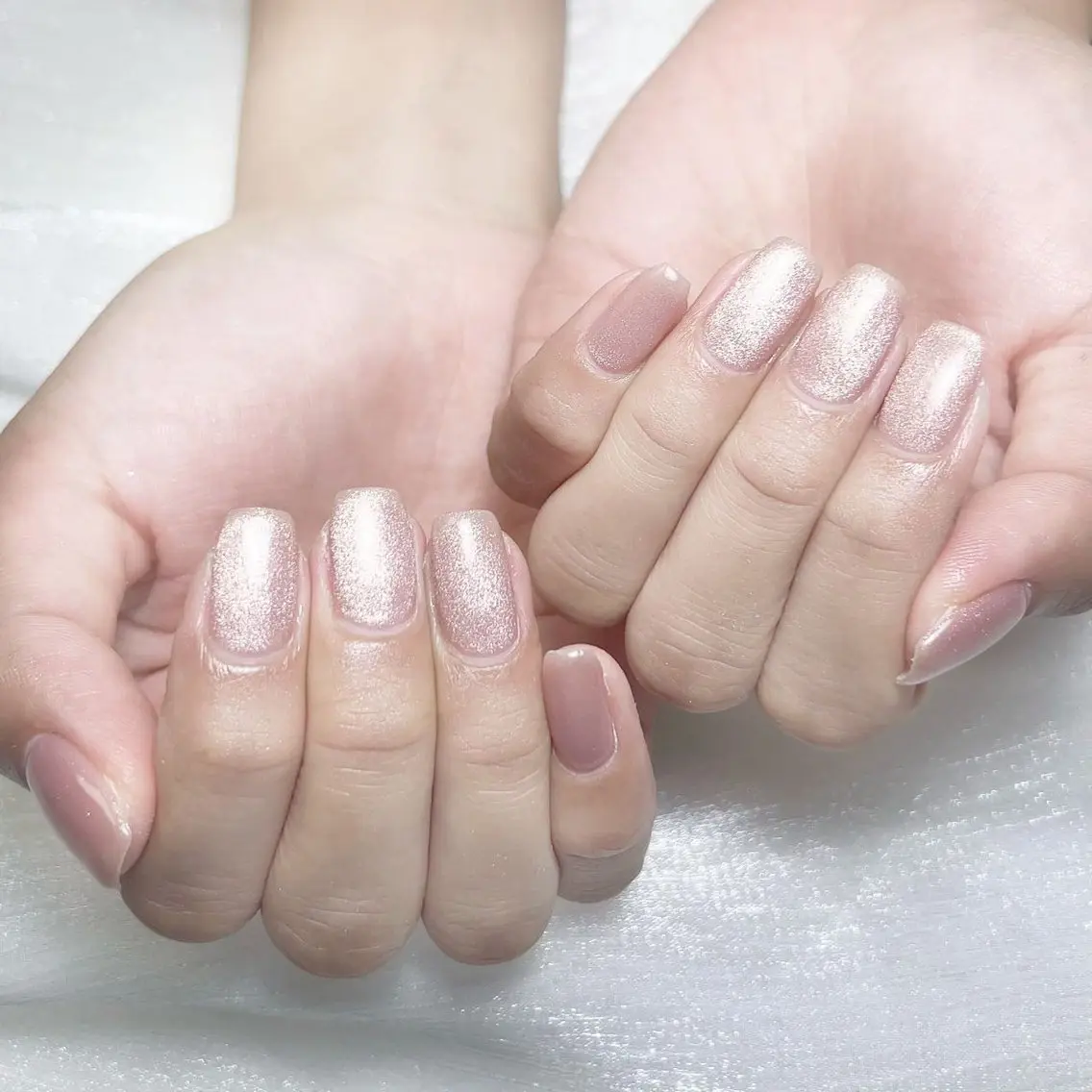 ネイル アートネイル オーロラネイル ガーリー キラキラネイル 韓国ネイル Nail salon 木にいるのネイルデザイン