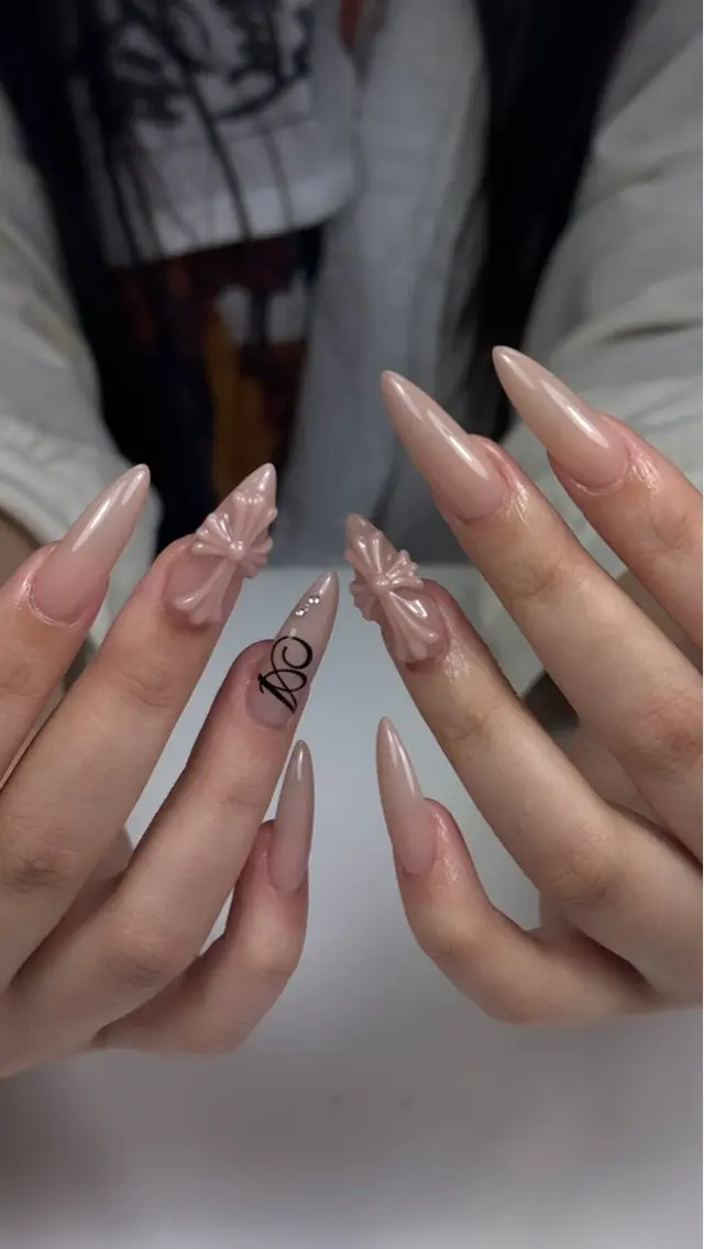 ネイル ハンドネイル ZHU_ STUDIOのネイルデザイン