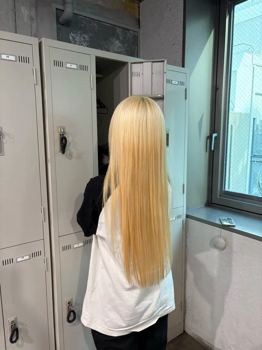 ロング カラー ヘアカラー トリートメント ハイトーン 横浜💞ミオのヘアスタイル