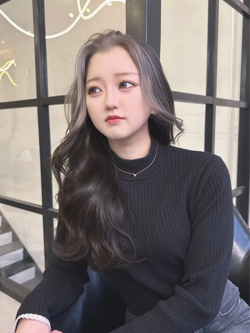 ロング カラー ミストバング フェイスフレーミング レイヤーカット ワンホンレイヤー カット ヘアカラー Maison Halu YUKIのヘアスタイル