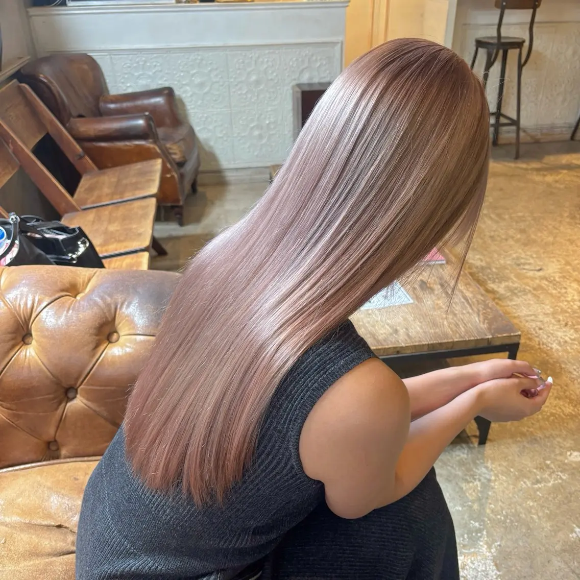 ロング カラー ヘアカラー トリートメント 柔らかベージュ 🤎YUKAのヘアスタイル