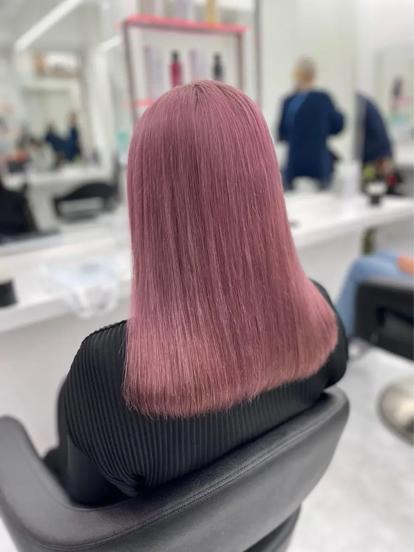 ロング トリートメント ヘアカラー 🍀yuria/ハイ トーン/ペールカラーのヘアスタイル