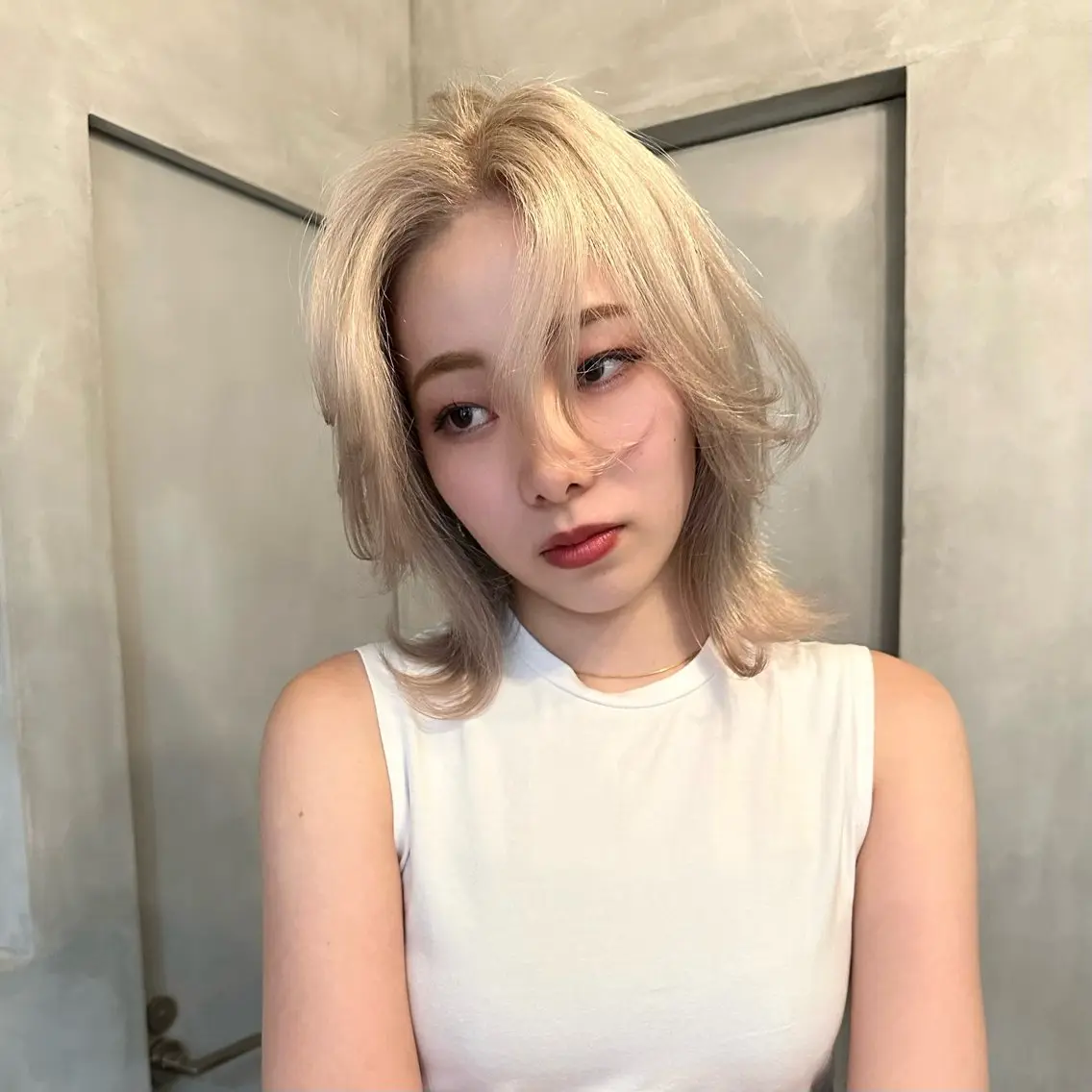 セミロング カラー カット ヘアカラー トリートメント 💫艶ハイトーン×髪 質改善💫リュウトのヘアスタイル