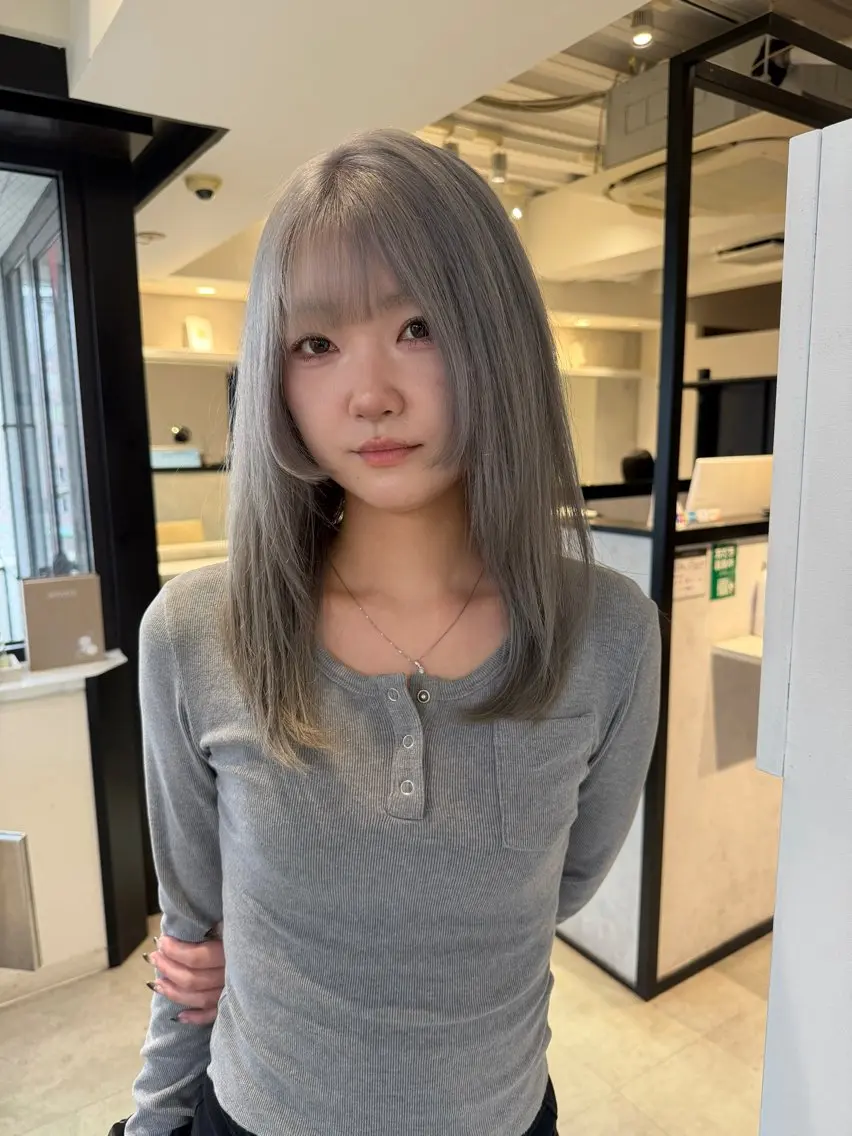 ロング カラー ブリーチ シルバー ニュアンスパーマ /ボブパーマriseのヘアスタイル