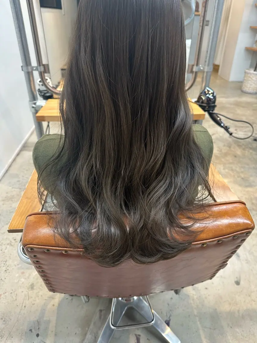 セミロング ヘアカラー トリートメント yuika .のヘアスタイル