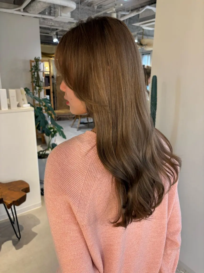 カラー 廣田 真依のヘアスタイル
