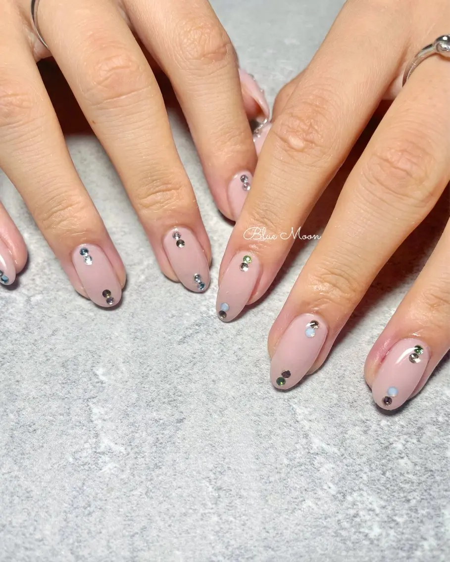 ネイル ストーンネイル ハンドネイル フットネイル ハンドケア nail salon Blue Moonのネイルデザイン