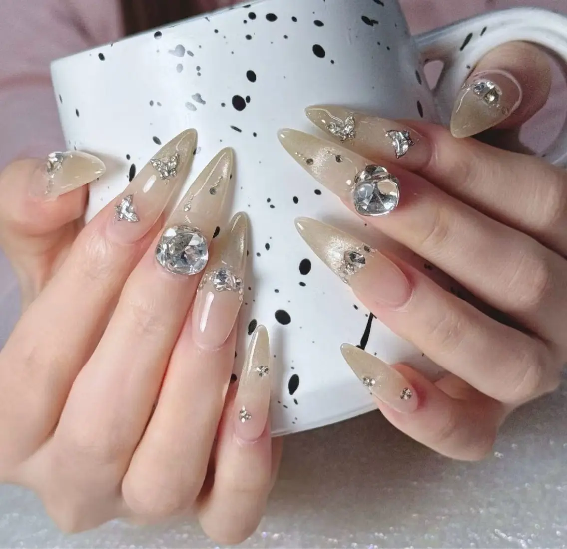 ネイル オーロラネイル べっ甲ネイル チークネイル 成人式 長さ出し ハンドネイル ハンドケア For you. Nail Salonのネイルデザイン