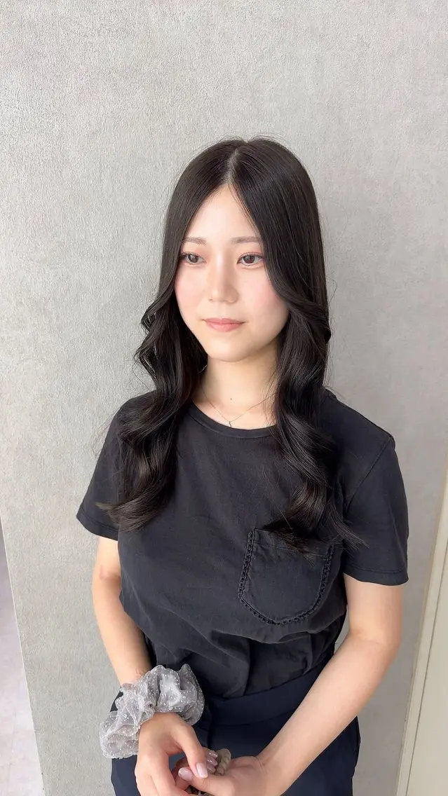 ロング カラー アッシュ アッシュブラウン ベージュカラー 黒髪 ブリーチ カット ヘアカラー トリートメント 赤み無し柔らかカラー 【梅田】madokaのヘアスタイル