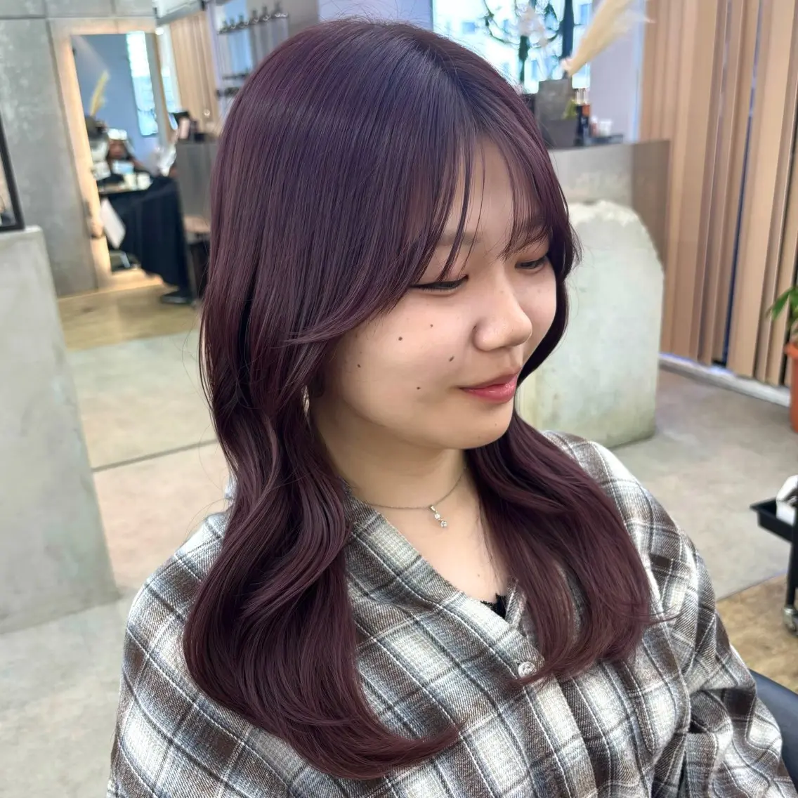 ロング カラー ラベンダーカラー ラベンダーピンク ピンクカラー くびれヘア 顔周りカット ヘアカラー トリートメント 韓国レイヤー🇰🇷 /縮毛矯正💎/月音のヘアスタイル