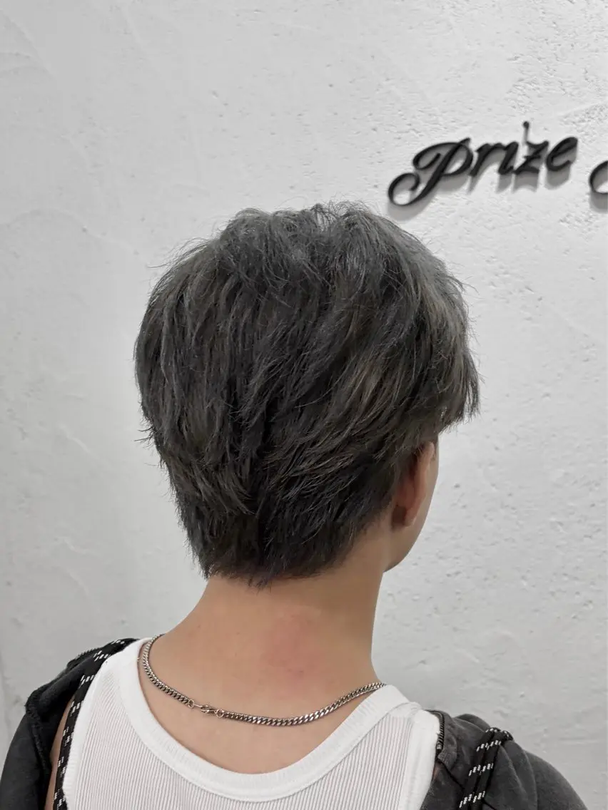 ショート カラー メンズ メンズブリーチ メンズハイライト メンズハイトーン メンズインナーカラー ブリーチ カット ヘアカラー トリートメント 韓国レイヤー🦋 ブリーチtomokoのヘアスタイル