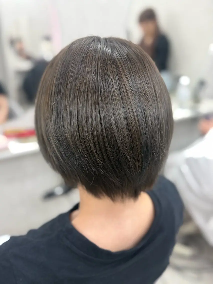 カラー 関 愛菜のヘアスタイル