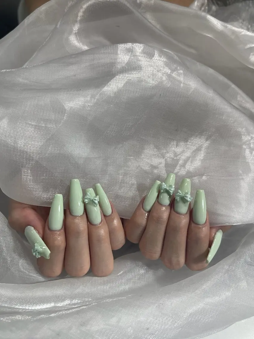 ネイル ボルドー チークネイル 長さ出し フレンチネイル ジェルネイル ハンドネイル VANI Belle Nailのネイルデザイン
