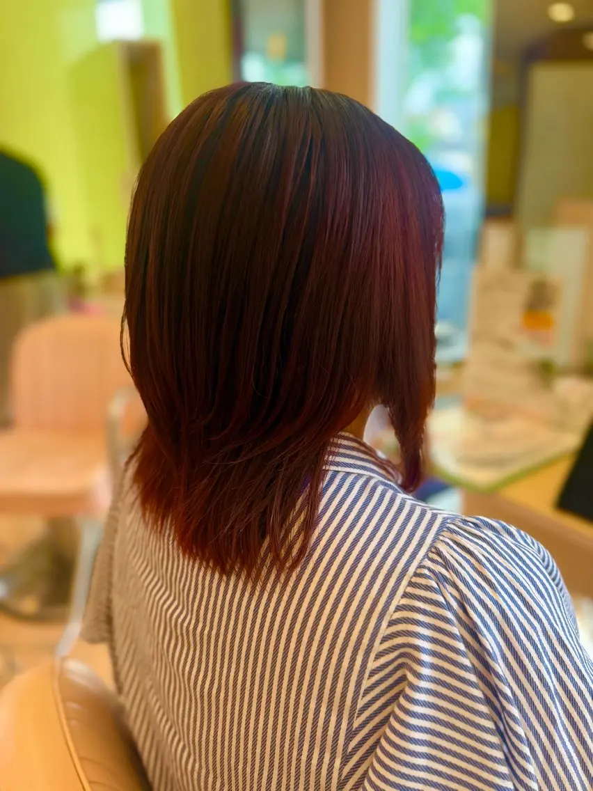 ミディアム カラー 伊熊 梨紗のヘアスタイル
