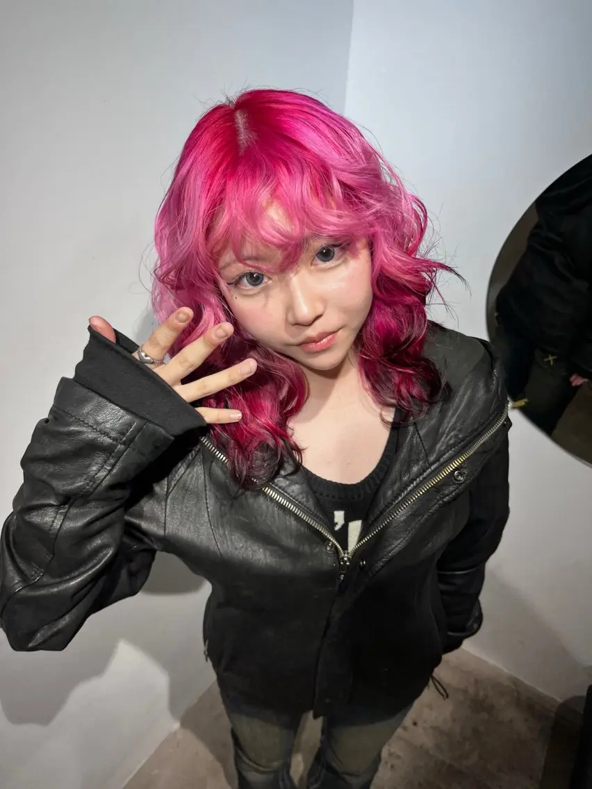 セミロング カラー ブリーチ ケアブリーチ ハイトーンカラー TOTA 唯一無二カラーのヘアスタイル