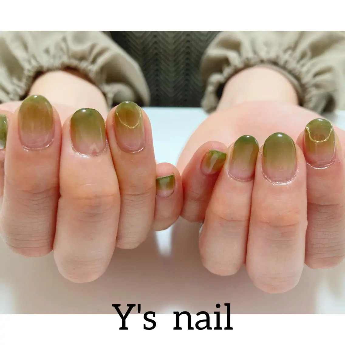 ネイル グラデーション 手書きが得意🖌️ Y’s  nailのネイルデザイン