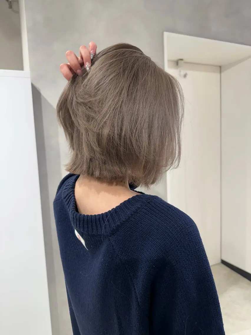 ミディアム カラー グレージュ レイヤーカット カット ヘアカラー トリートメント ブリーチ特化🌻 ショート/akaneのヘアスタイル
