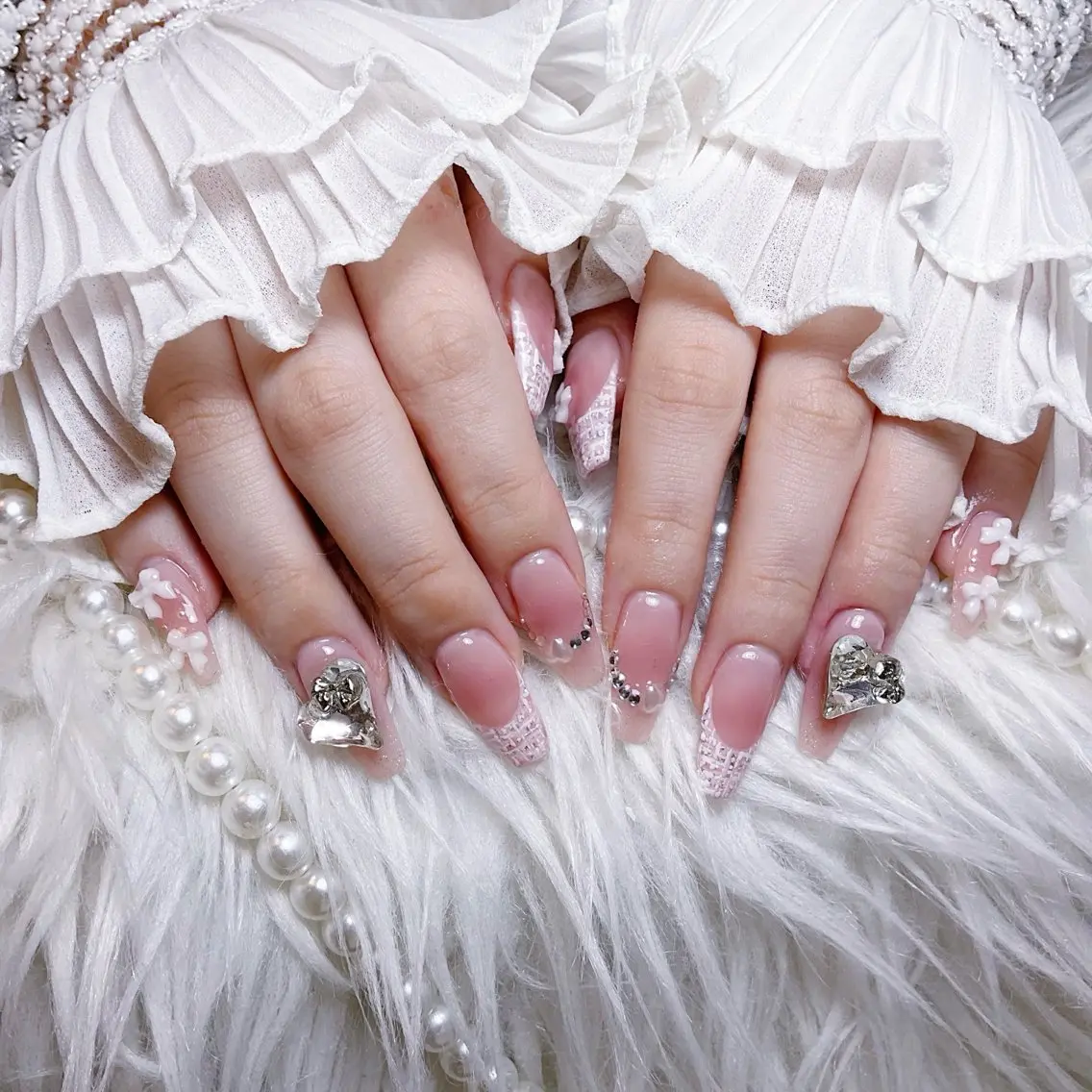 ネイル ハンドネイル 🍭Yun nail hyejin🌸のネイルデザイン