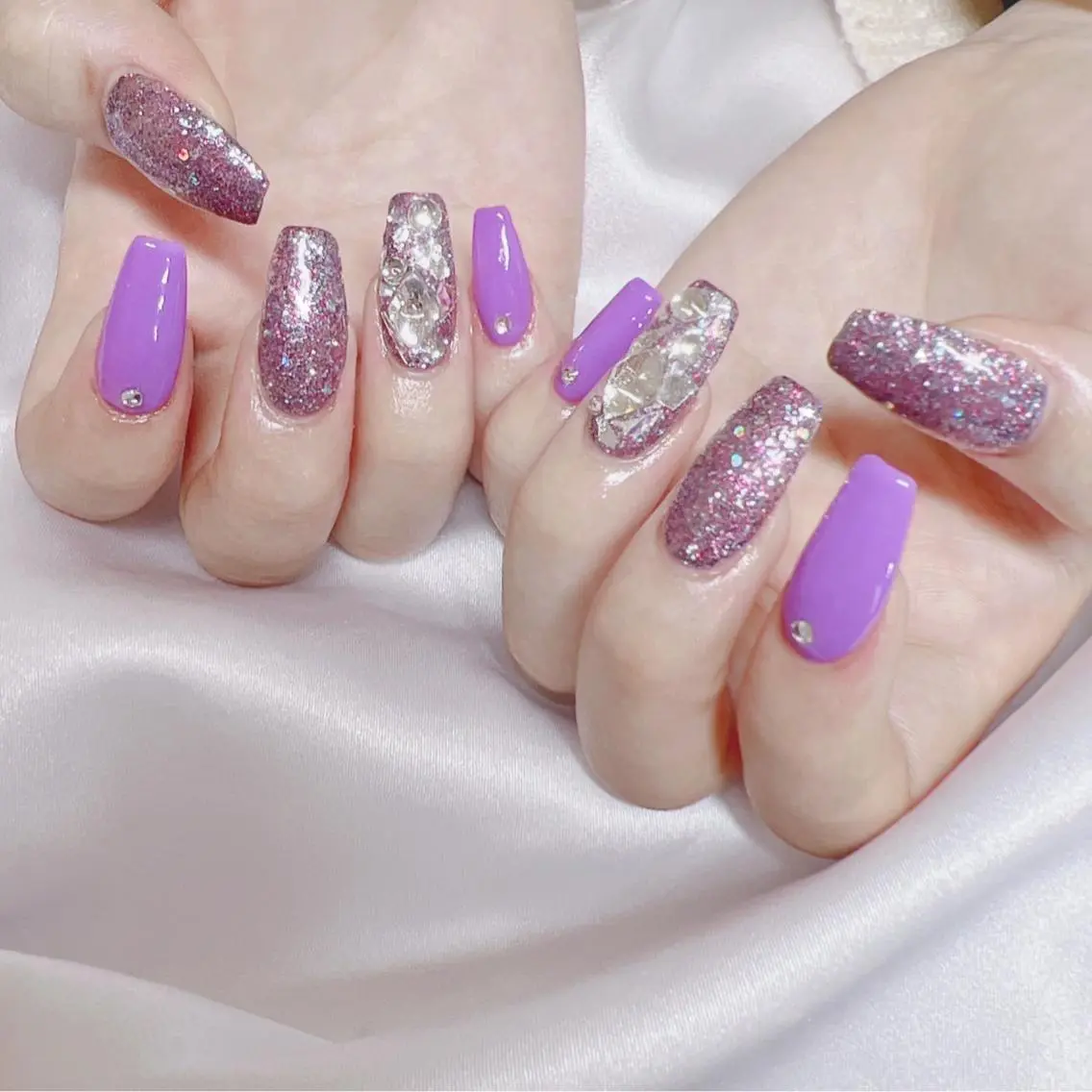 ネイル オーロラネイル フットネイル フレンチネイル ジェルネイル 韓国ネイル ハンドネイル ハンドケア 【ENサロン】 Rei🎀Nailのネイルデザイン