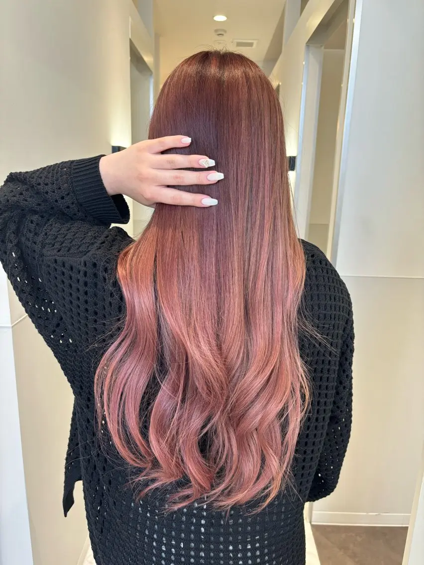 ロング カラー ブリーチ ピンクカラー DAIKI ハイトーンカラーのヘアスタイル