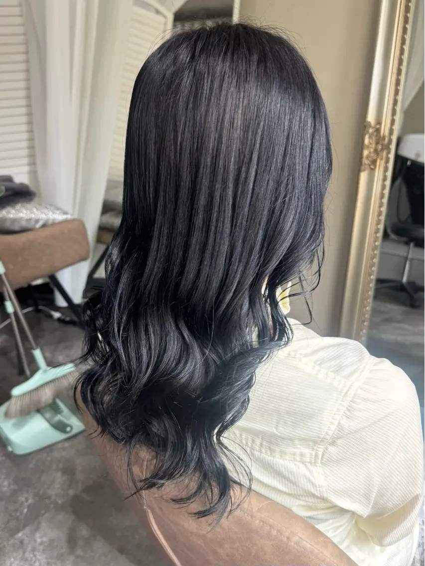 ロング カラー 黒髪 ブリーチ ブルーカラー ブルーブラック 透明感カラー カット ヘアカラー トリートメント 3日空き◎髪質改善 misatoのヘアスタイル