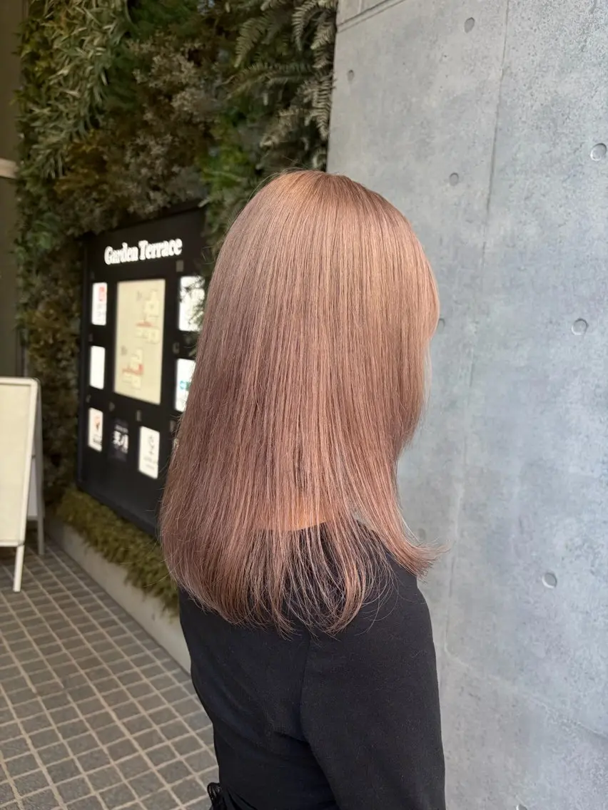 セミロング カラー 一目惚れ艶ハイトーン /艶カラー/しほのヘアスタイル